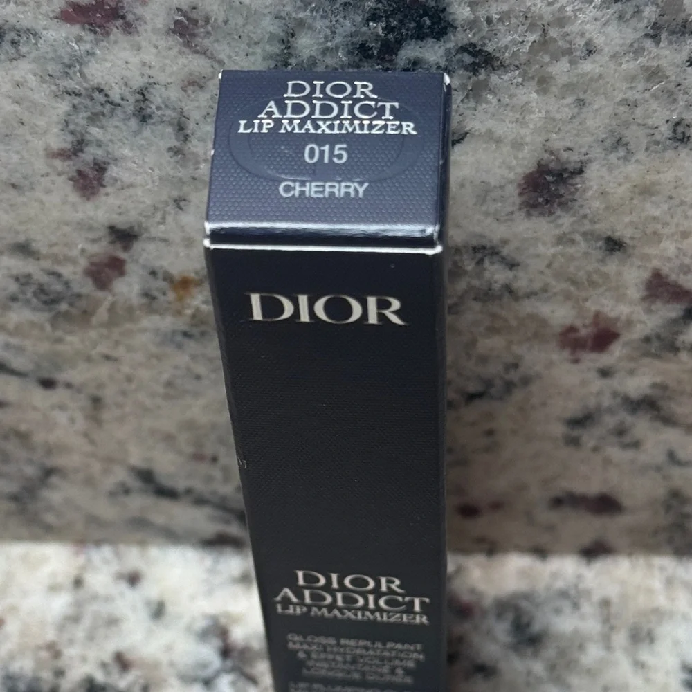 Dior Addict Lip Maximizer in Cherry - Picture 3 of 7